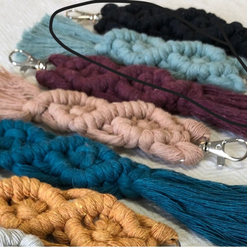 Macrame keychain SEAFOAM GREEN